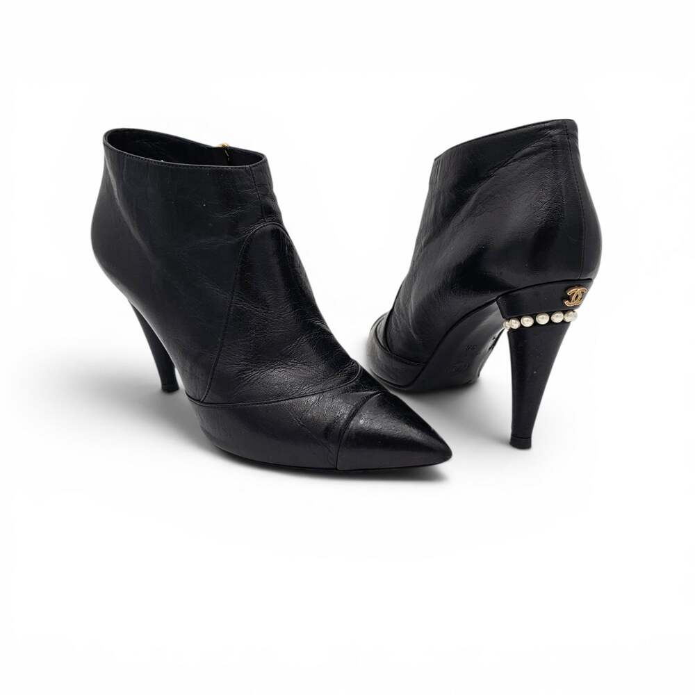 Chanel Pearl Ankle Boot Black Leather Size 38 US 7 7.5